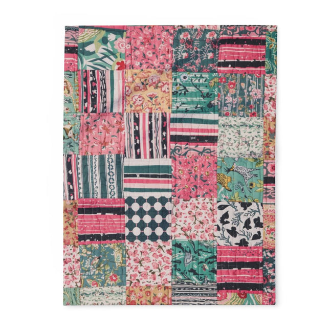 Vibrant Patchwork Quilt Perfect for Cozy Bedspread